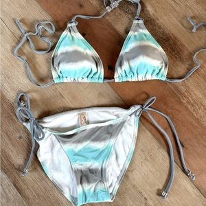 Cute bikini, top is medium, bottom is small